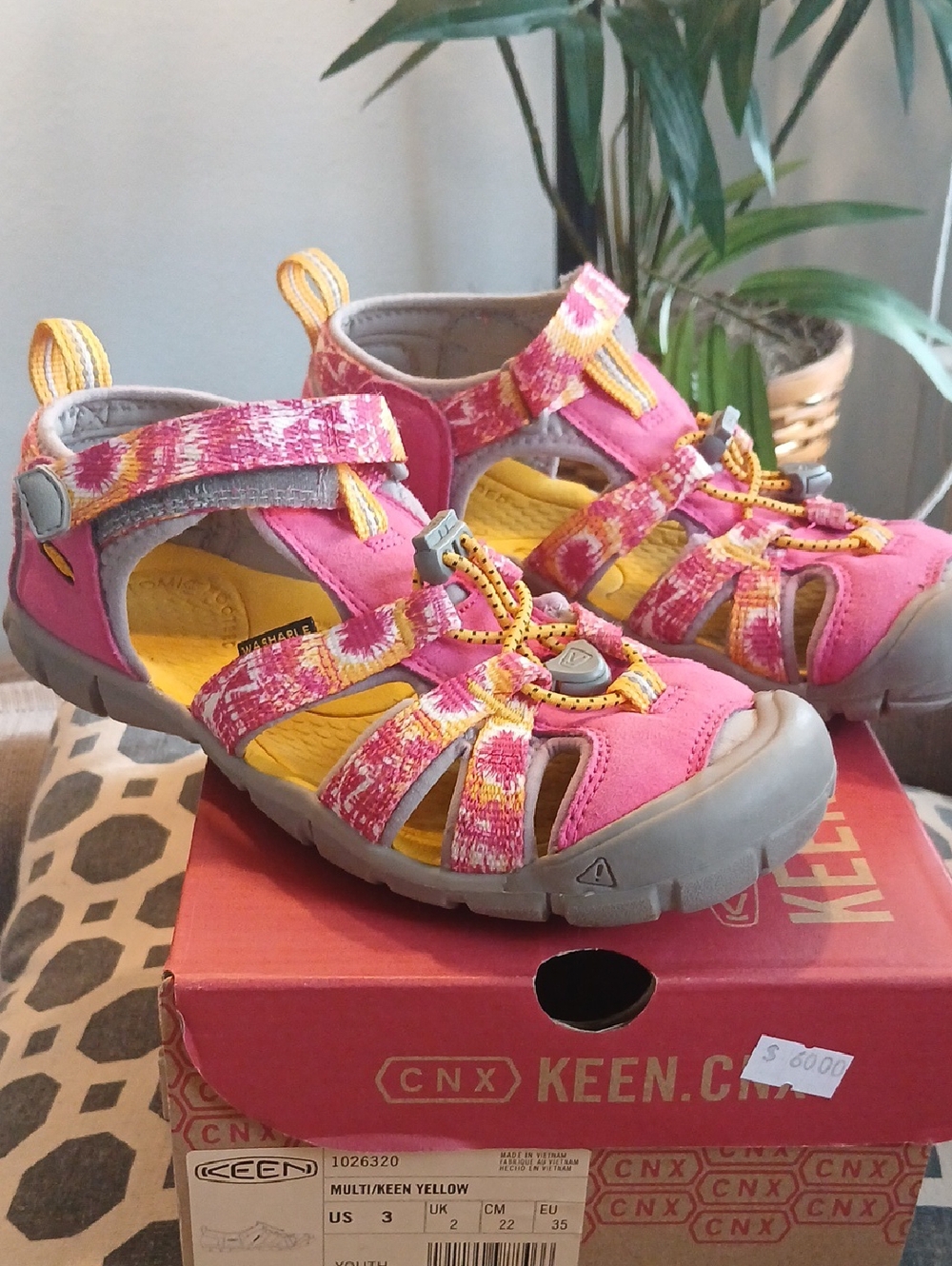 KEEN Seacamp II CNX  Kids' Pink & Yellow Multi Sandals Youth Size 3